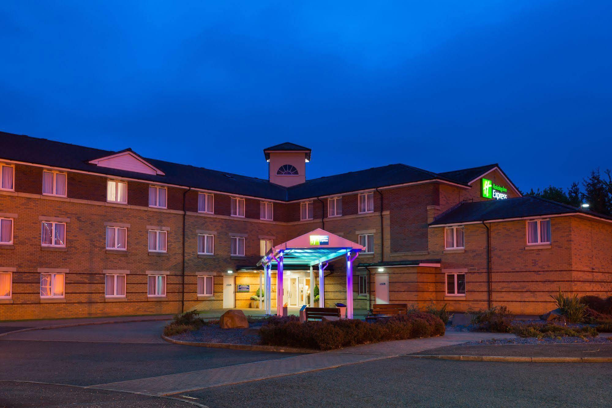 Holiday Inn Express Stirling, An Ihg Hotel Zewnętrze zdjęcie